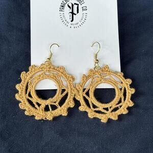 NWT PANACHE CO. Crochet Tan Earring Floral Doily‎ Snowflake